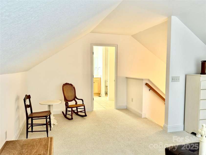 47 Craggy Vista Drive, Swannanoa, NC 28778.  MLS# CAR4231370, YatesRealty ID 22763. 