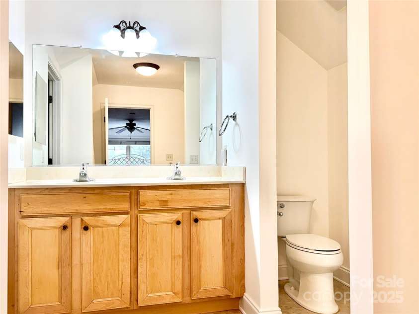 47 Craggy Vista Drive, Swannanoa, NC 28778.  MLS# CAR4231370, YatesRealty ID 22763. 