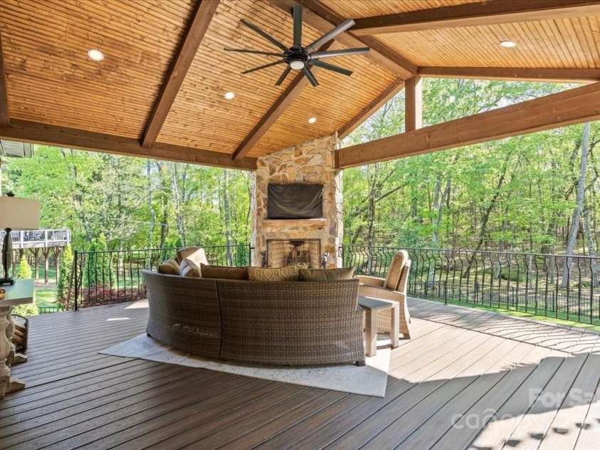 1614 Shimron Lane, Waxhaw, NC 28173.  MLS# CAR4238288, YatesRealty ID 22764. 