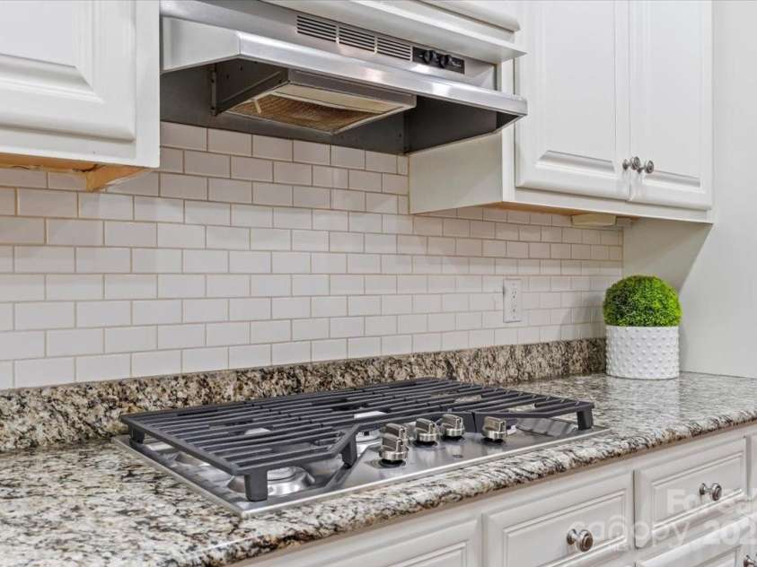 1614 Shimron Lane, Waxhaw, NC 28173.  MLS# CAR4238288, YatesRealty ID 22764. 