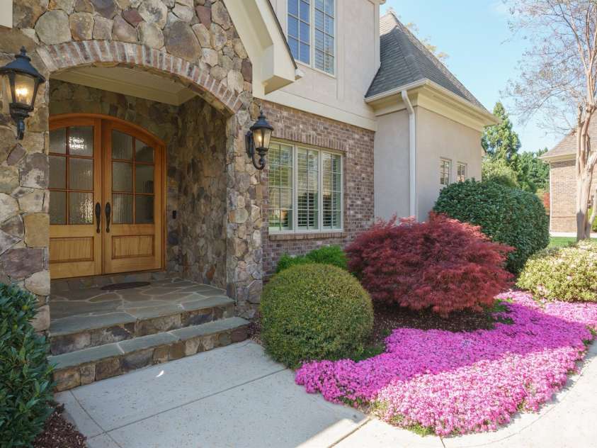 20609 Queensdale Drive, Cornelius, NC 28031.  MLS# CAR4364337, YatesRealty ID 22764. 