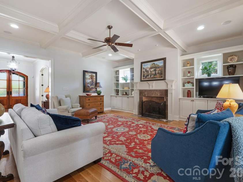 20609 Queensdale Drive, Cornelius, NC 28031.  MLS# CAR4364337, YatesRealty ID 22764. 