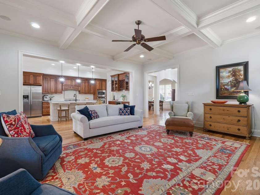 20609 Queensdale Drive, Cornelius, NC 28031.  MLS# CAR4364337, YatesRealty ID 22764. 