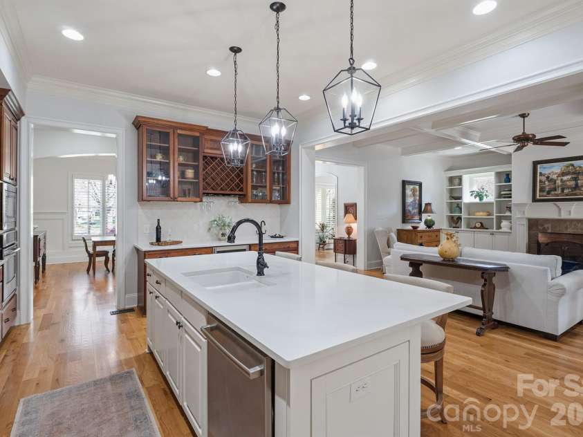 20609 Queensdale Drive, Cornelius, NC 28031.  MLS# CAR4364337, YatesRealty ID 22764. 