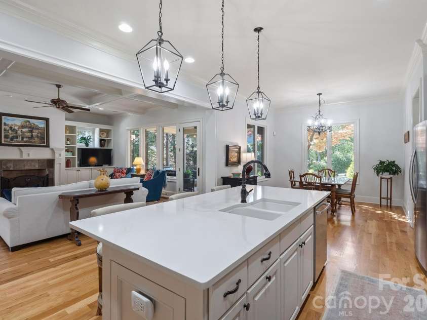 20609 Queensdale Drive, Cornelius, NC 28031.  MLS# CAR4364337, YatesRealty ID 22764. 