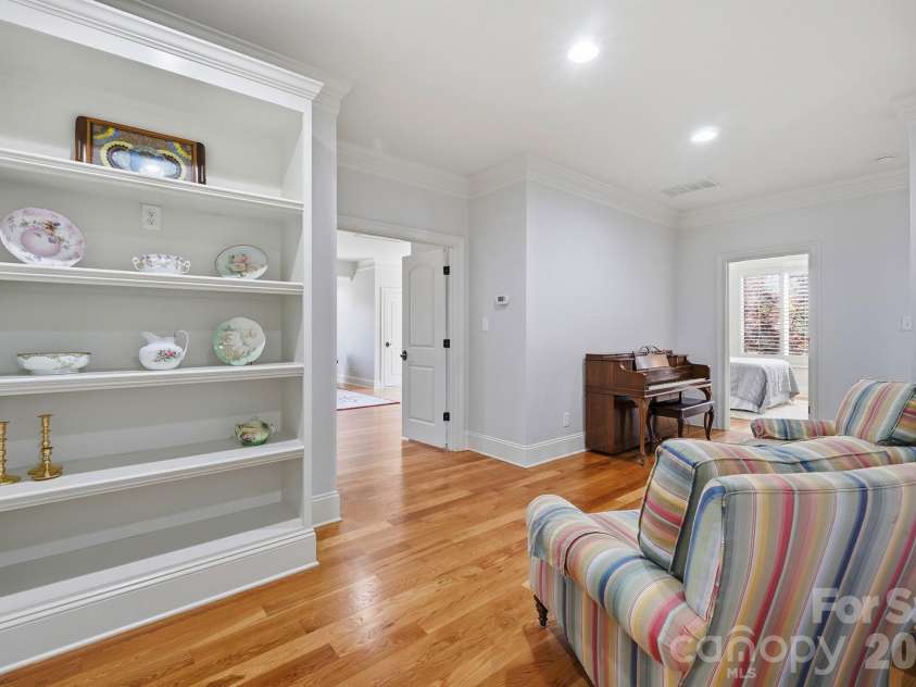 20609 Queensdale Drive, Cornelius, NC 28031.  MLS# CAR4364337, YatesRealty ID 22764. 