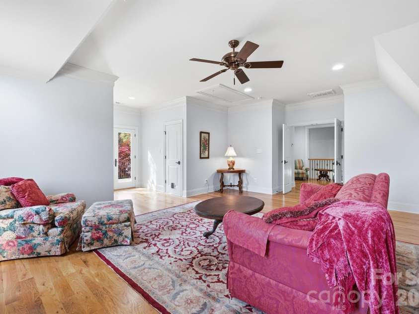 20609 Queensdale Drive, Cornelius, NC 28031.  MLS# CAR4364337, YatesRealty ID 22764. 