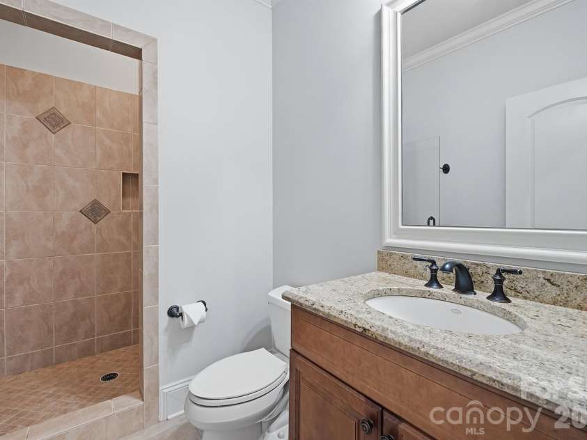 20609 Queensdale Drive, Cornelius, NC 28031.  MLS# CAR4364337, YatesRealty ID 22764. 