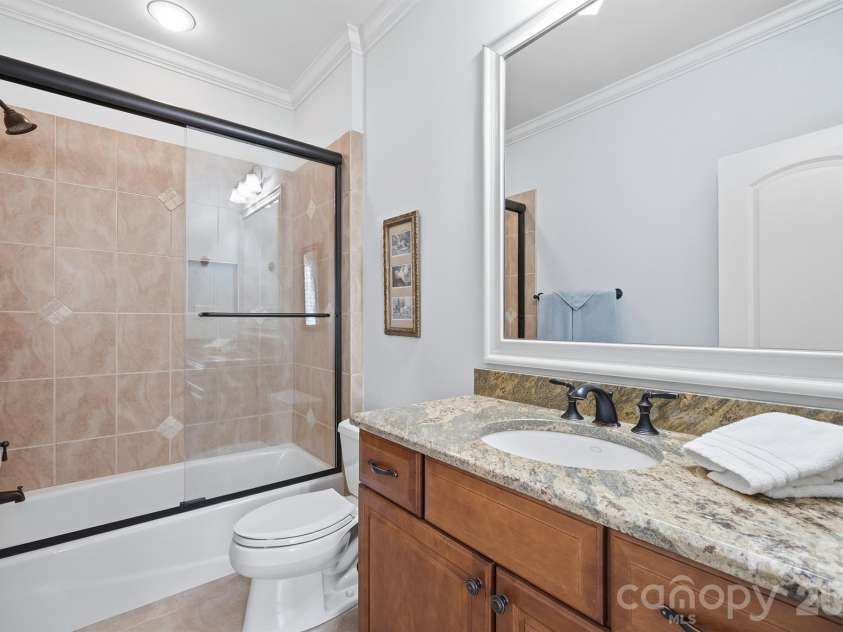 20609 Queensdale Drive, Cornelius, NC 28031.  MLS# CAR4364337, YatesRealty ID 22764. 