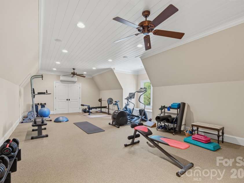 20609 Queensdale Drive, Cornelius, NC 28031.  MLS# CAR4364337, YatesRealty ID 22764. 