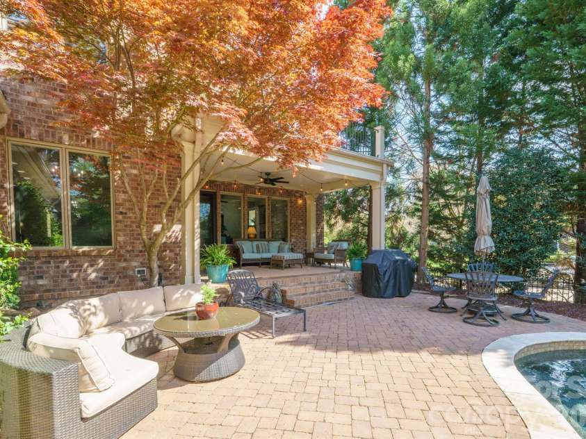 20609 Queensdale Drive, Cornelius, NC 28031.  MLS# CAR4364337, YatesRealty ID 22764. 