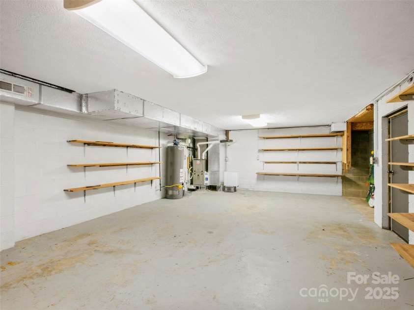 205 Wild Oak Lane, Hendersonville, NC 28791.  MLS# CAR4240419, YatesRealty ID 22765. 