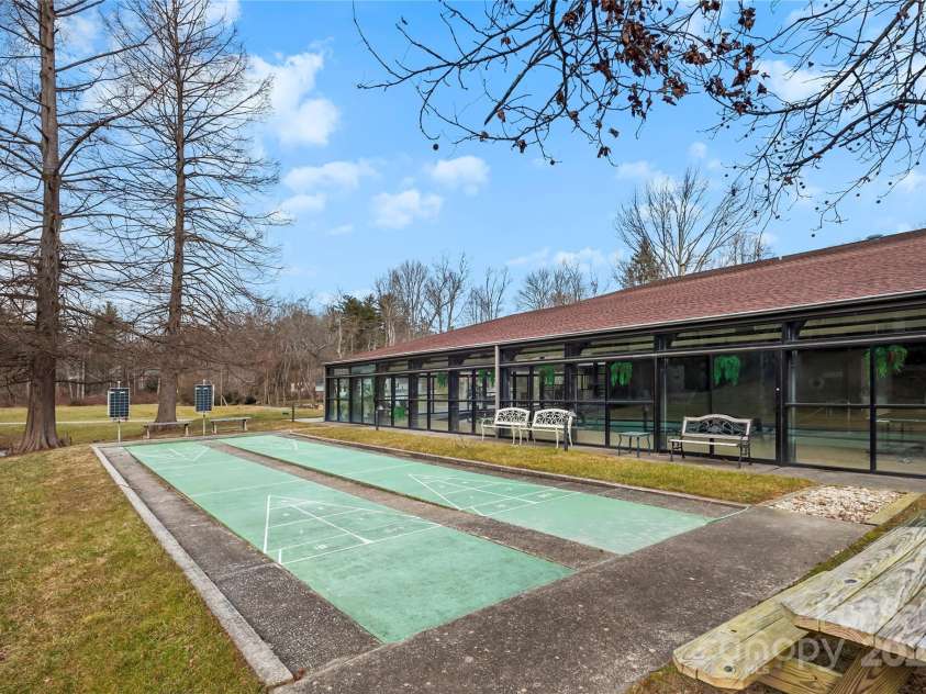 205 Wild Oak Lane, Hendersonville, NC 28791.  MLS# CAR4240419, YatesRealty ID 22765. 