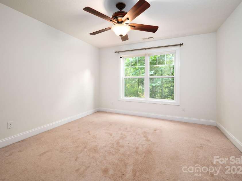 17 Bohemian Lane, Asheville, NC 28805.  MLS# CAR4293074, YatesRealty ID 22766. Large Windows * Good Sized Closets in Bedrooms