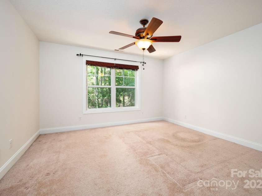 17 Bohemian Lane, Asheville, NC 28805.  MLS# CAR4293074, YatesRealty ID 22766. Lovely Views * Ceiling Fan