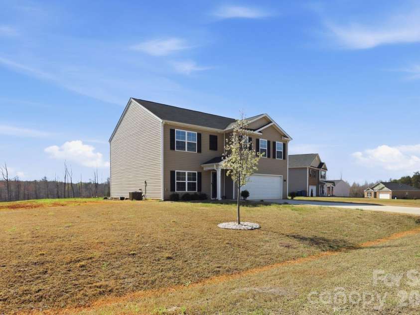 221 Culloden Drive, Mocksville, NC 27028.  MLS# CAR4356138, YatesRealty ID 22766. 