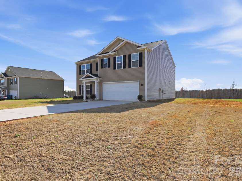 221 Culloden Drive, Mocksville, NC 27028.  MLS# CAR4356138, YatesRealty ID 22766. 