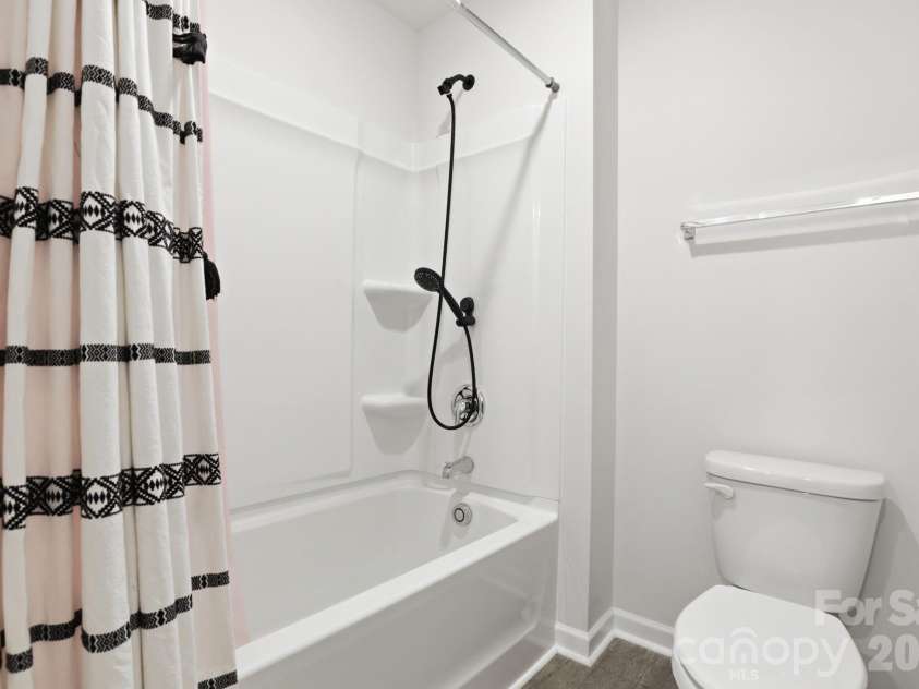 221 Culloden Drive, Mocksville, NC 27028.  MLS# CAR4356138, YatesRealty ID 22766. 
