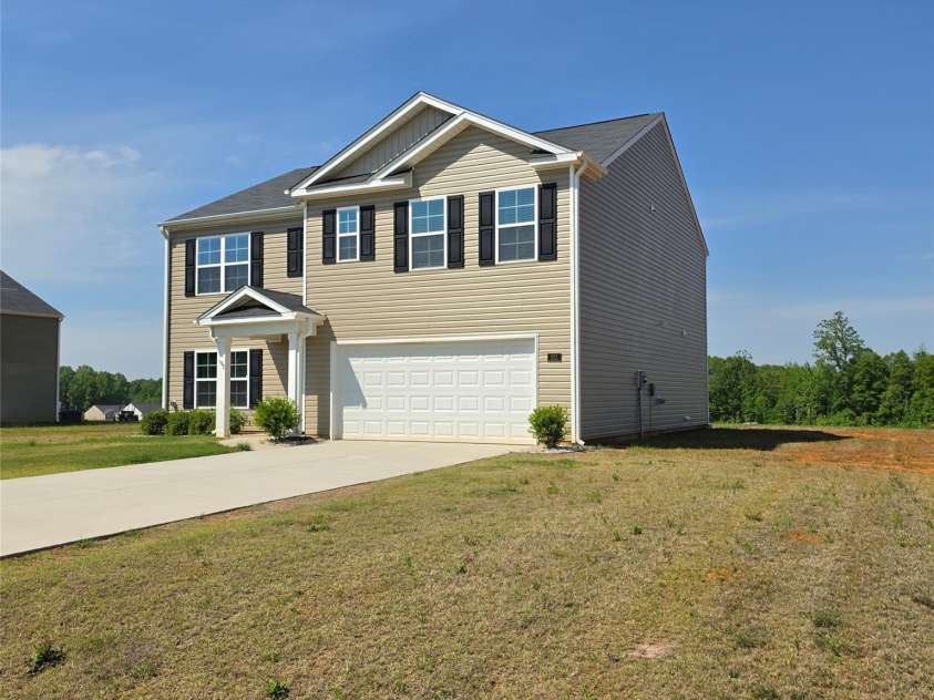 221 Culloden Drive, Mocksville, NC 27028.  MLS# CAR4356138, YatesRealty ID 22766. 