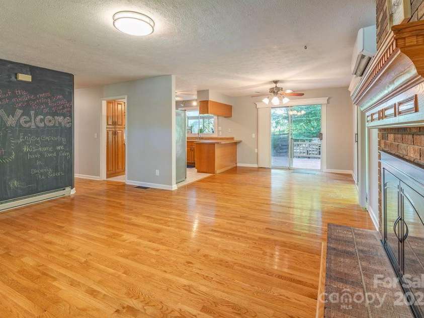 1 Spring Hill Drive, Hendersonville, NC 28792.  MLS# CAR4247945, YatesRealty ID 22767. 