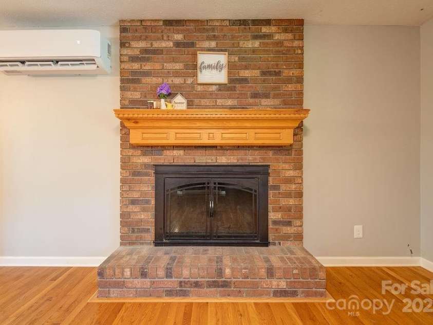 1 Spring Hill Drive, Hendersonville, NC 28792.  MLS# CAR4247945, YatesRealty ID 22767. 