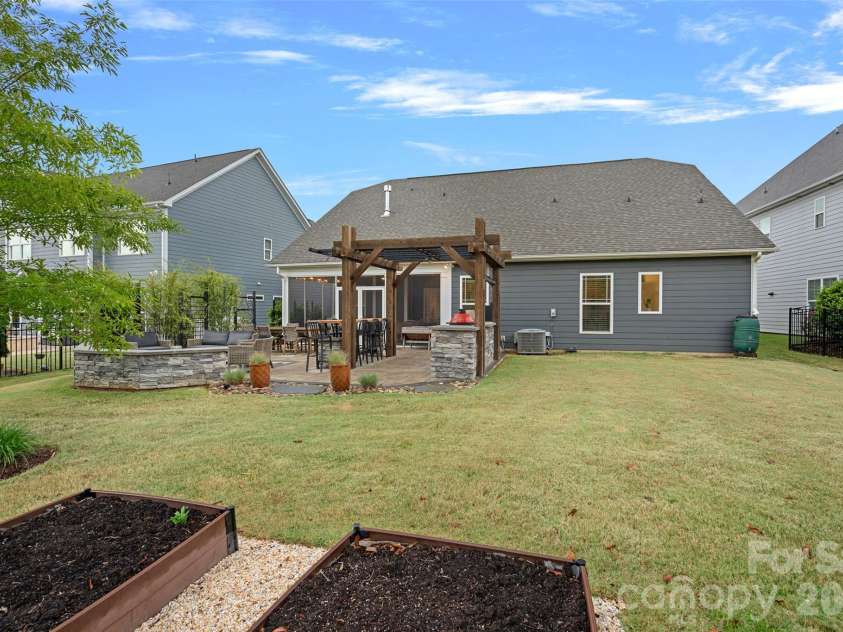 13319 Mcguffy Drive, Huntersville, NC 28078.  MLS# CAR4371807, YatesRealty ID 22767. 