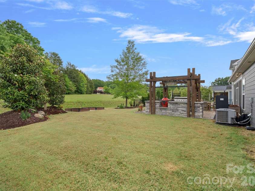 13319 Mcguffy Drive, Huntersville, NC 28078.  MLS# CAR4371807, YatesRealty ID 22767. 