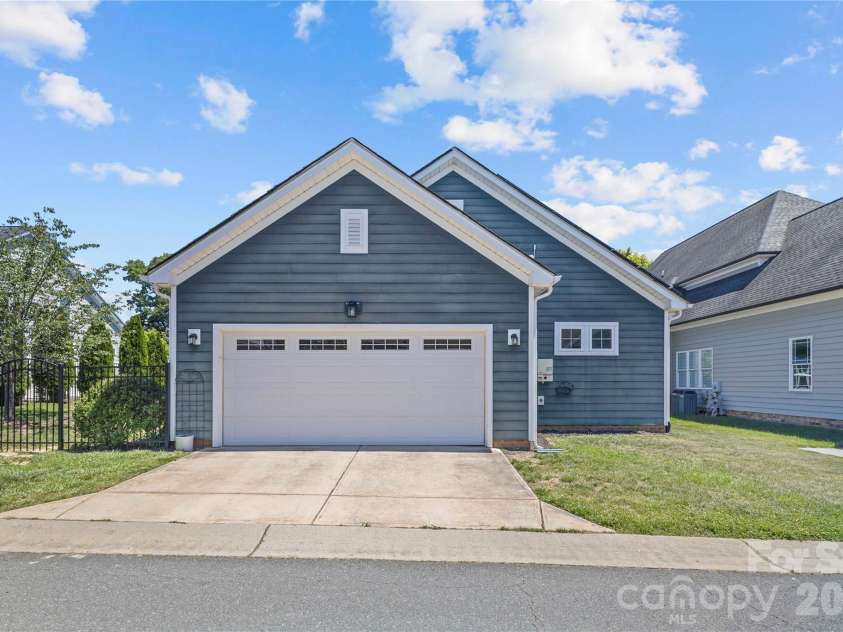 2760 Keady Mill Loop, Kannapolis, NC 28081.  MLS# CAR4371836, YatesRealty ID 22768. 