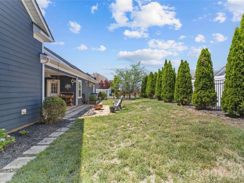 2760 Keady Mill Loop, Kannapolis, NC 28081.  MLS# CAR4371836, YatesRealty ID 22768. 