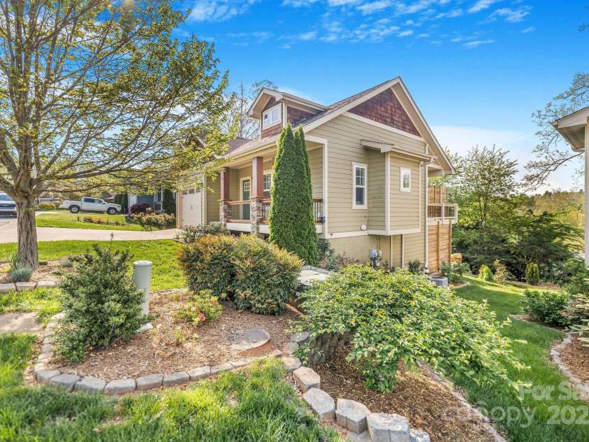 30 Asher Lane, Arden, NC 28704.  MLS# CAR4248571, YatesRealty ID 22768. Welcome to 30 Asher Lane! 