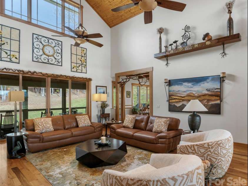 324 Austin Mountain Drive, Burnsville, NC 28714.  MLS# CAR4382357, YatesRealty ID 22769. 