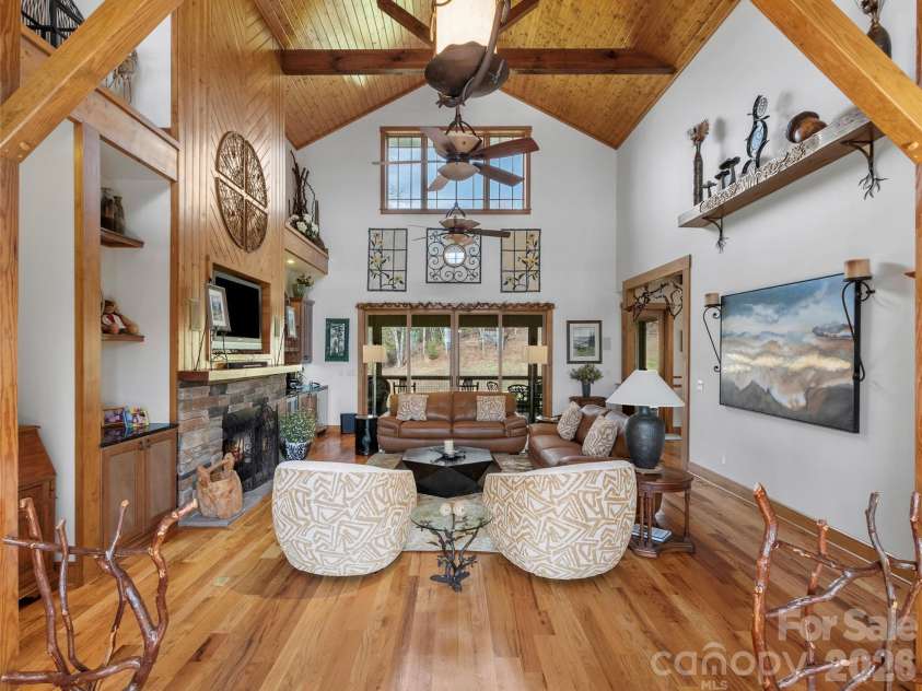 324 Austin Mountain Drive, Burnsville, NC 28714.  MLS# CAR4382357, YatesRealty ID 22769. 