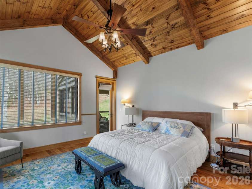 324 Austin Mountain Drive, Burnsville, NC 28714.  MLS# CAR4382357, YatesRealty ID 22769. 