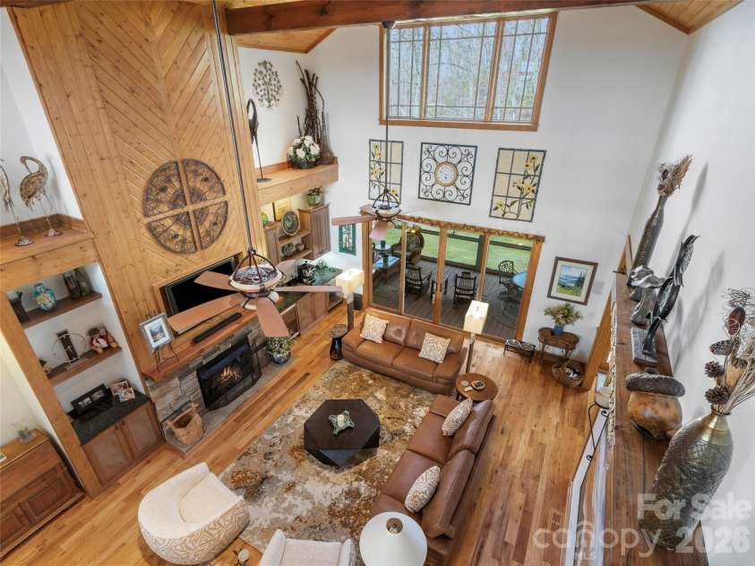 324 Austin Mountain Drive, Burnsville, NC 28714.  MLS# CAR4382357, YatesRealty ID 22769. 