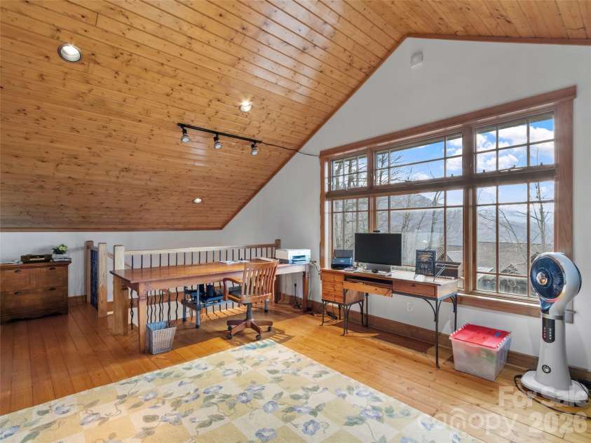 324 Austin Mountain Drive, Burnsville, NC 28714.  MLS# CAR4382357, YatesRealty ID 22769. 