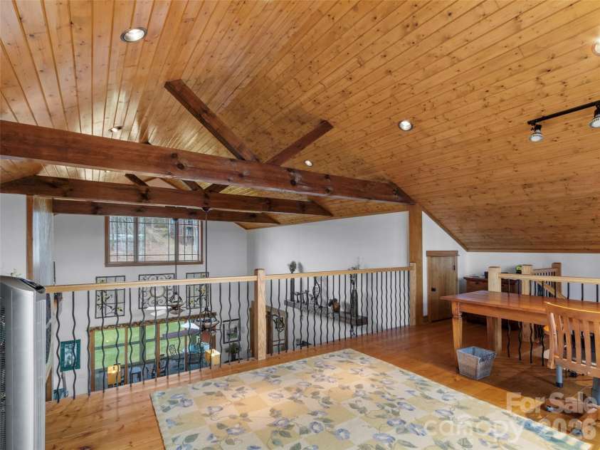 324 Austin Mountain Drive, Burnsville, NC 28714.  MLS# CAR4382357, YatesRealty ID 22769. 