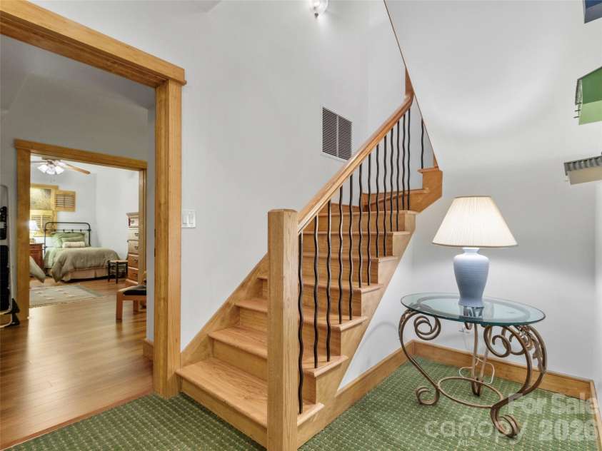 324 Austin Mountain Drive, Burnsville, NC 28714.  MLS# CAR4382357, YatesRealty ID 22769. 