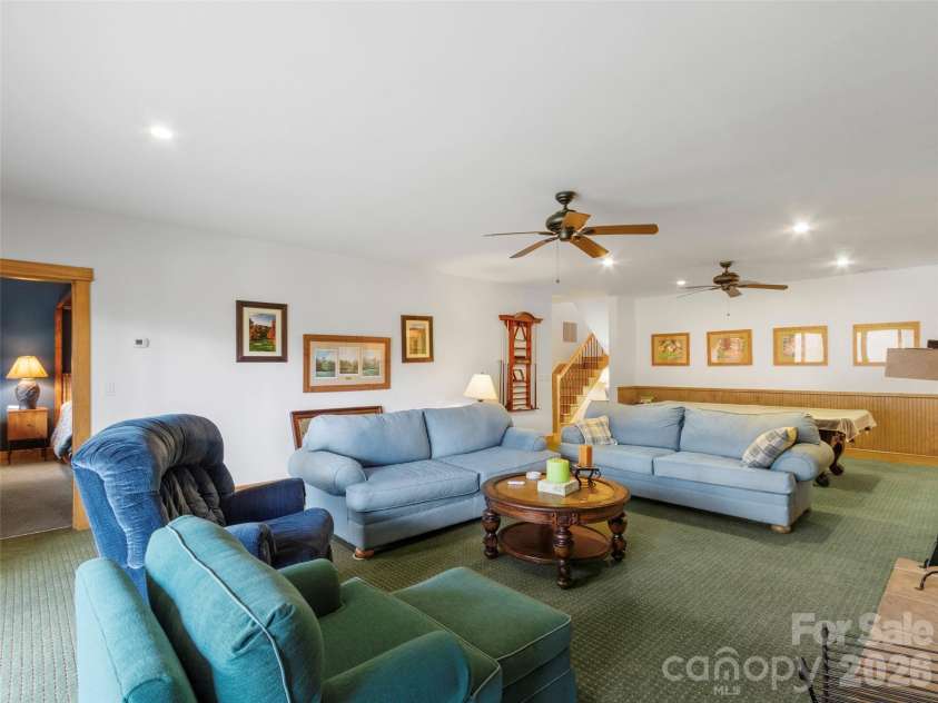 324 Austin Mountain Drive, Burnsville, NC 28714.  MLS# CAR4382357, YatesRealty ID 22769. 