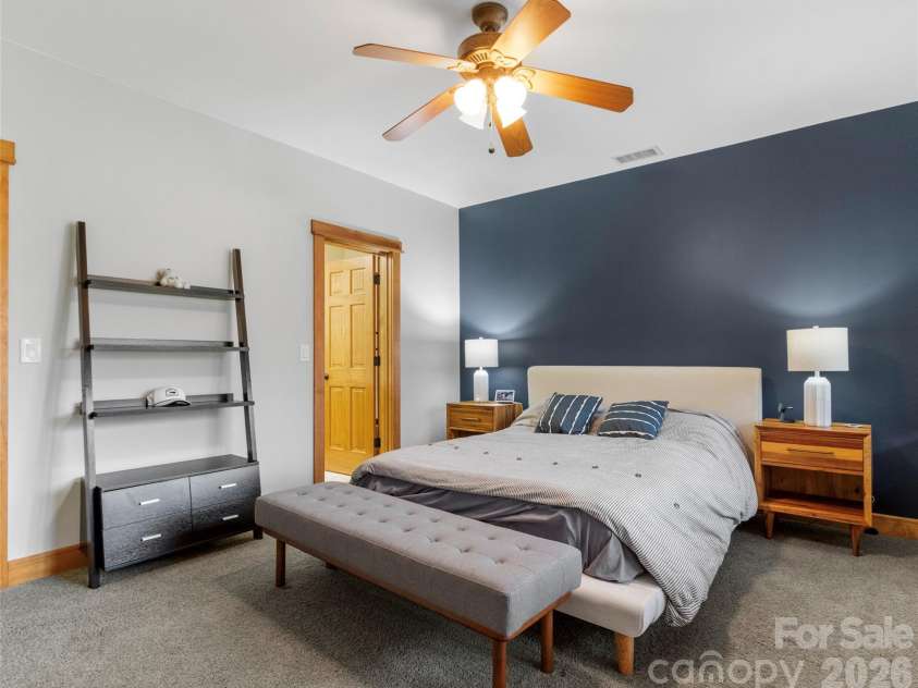 324 Austin Mountain Drive, Burnsville, NC 28714.  MLS# CAR4382357, YatesRealty ID 22769. 