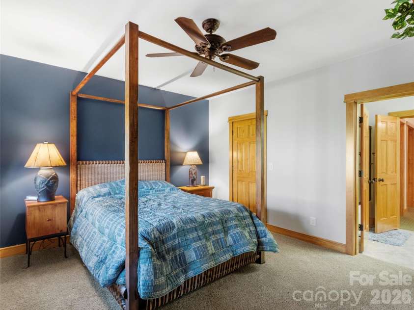 324 Austin Mountain Drive, Burnsville, NC 28714.  MLS# CAR4382357, YatesRealty ID 22769. 