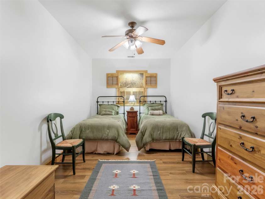 324 Austin Mountain Drive, Burnsville, NC 28714.  MLS# CAR4382357, YatesRealty ID 22769. 