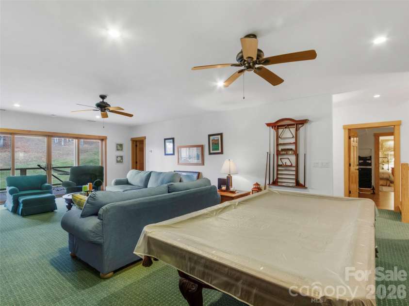 324 Austin Mountain Drive, Burnsville, NC 28714.  MLS# CAR4382357, YatesRealty ID 22769. 