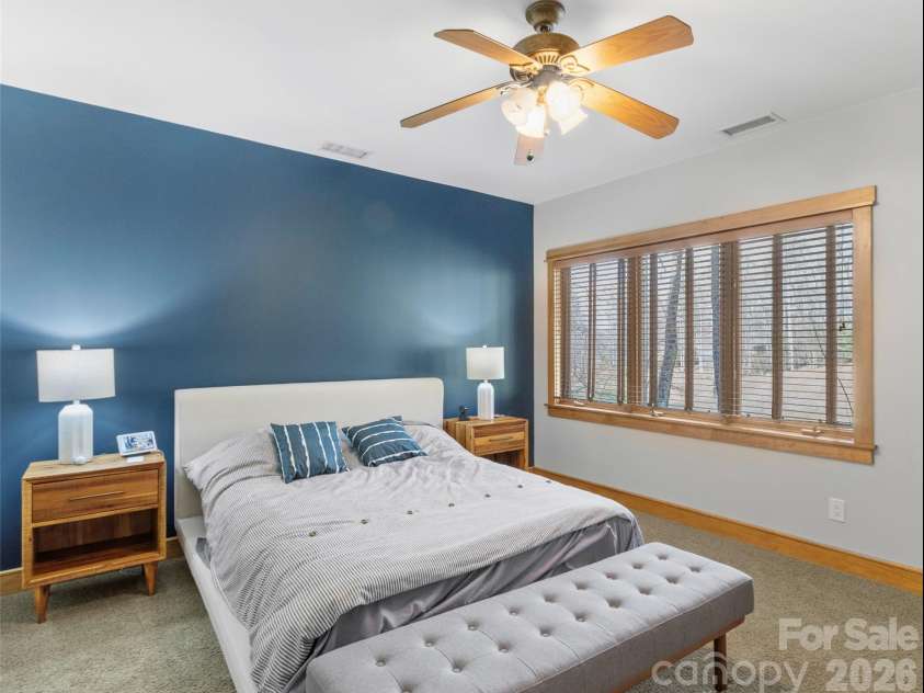324 Austin Mountain Drive, Burnsville, NC 28714.  MLS# CAR4382357, YatesRealty ID 22769. 