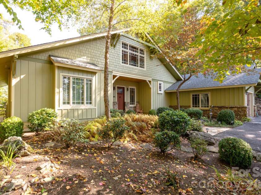 324 Austin Mountain Drive, Burnsville, NC 28714.  MLS# CAR4382357, YatesRealty ID 22769. 