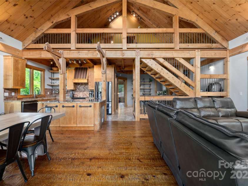 55 Maynards Way, Hendersonville, NC 28792.  MLS# CAR4255337, YatesRealty ID 22769. 