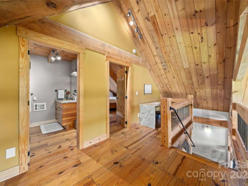 55 Maynards Way, Hendersonville, NC 28792.  MLS# CAR4255337, YatesRealty ID 22769. 