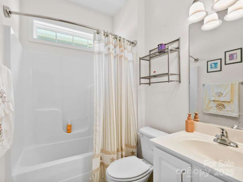 10 Summer Meadow Road, Arden, NC 28704.  MLS# CAR4254504, YatesRealty ID 22770. 