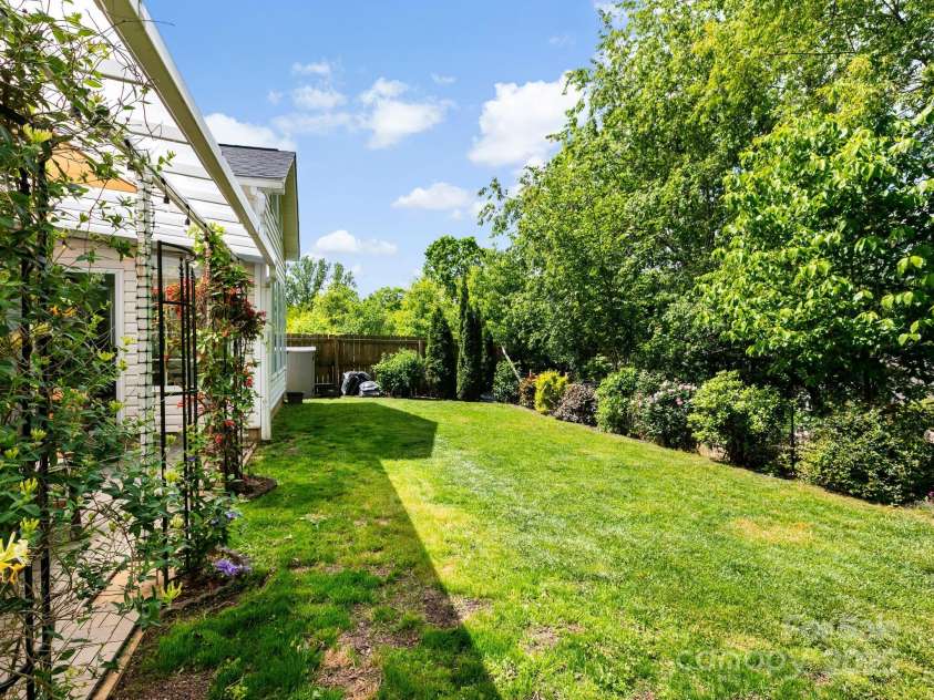 10 Summer Meadow Road, Arden, NC 28704.  MLS# CAR4254504, YatesRealty ID 22770. 