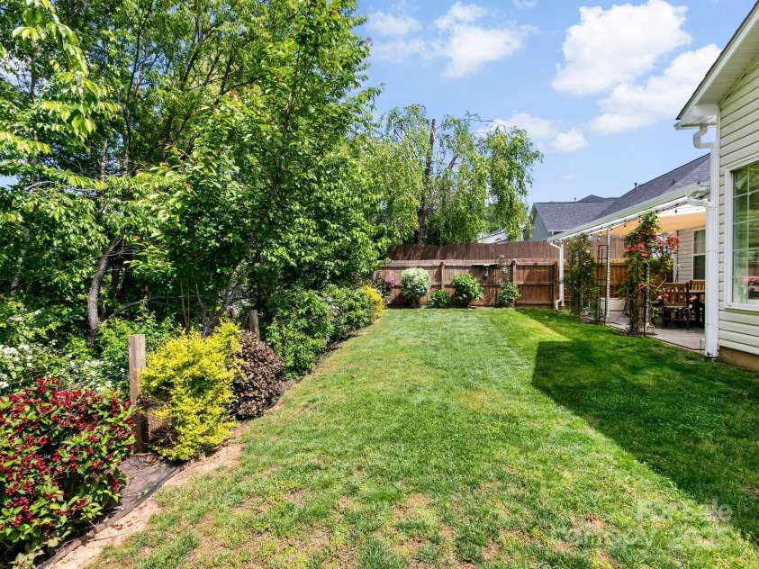 10 Summer Meadow Road, Arden, NC 28704.  MLS# CAR4254504, YatesRealty ID 22770. 