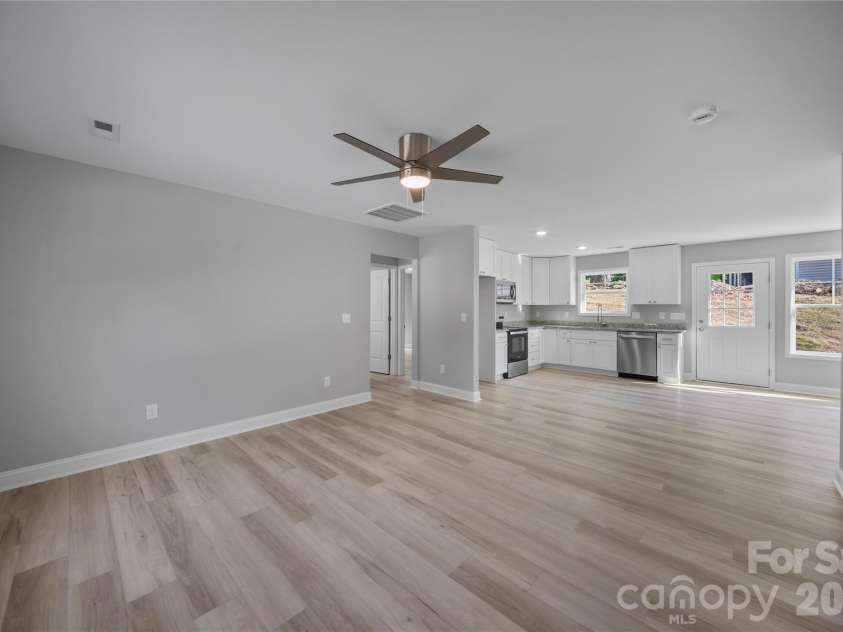 301 9th Street, Kannapolis, NC 28081.  MLS# CAR4381033, YatesRealty ID 22770. 